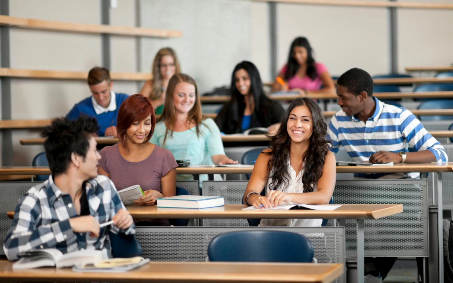 Building Careers in the UK After Graduation