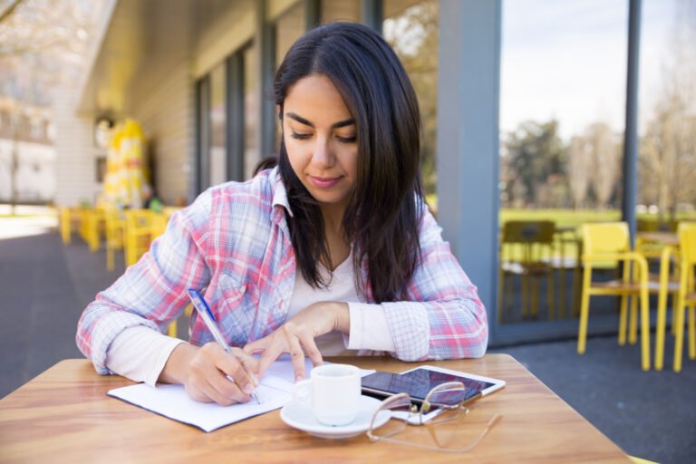 How to Get Scholarships in Canada for International Students